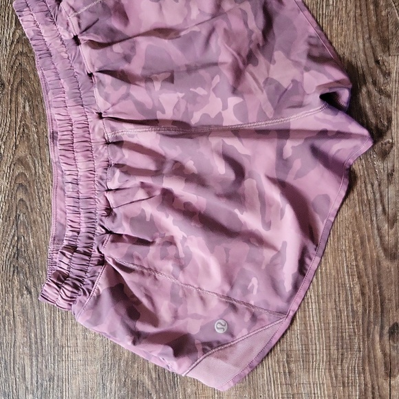 Lululemon | Pink Camo Hotty Hot - Picture 3 of 3